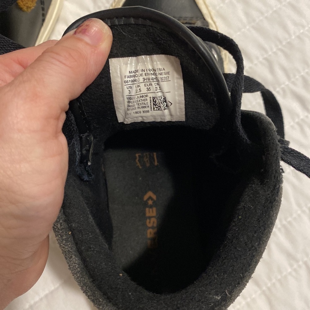 Converse black leather high top sneakers size 3 - Picture 7 of 7